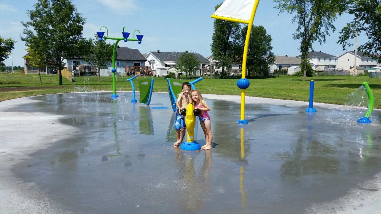 Kids playing in the water games in Wendover
